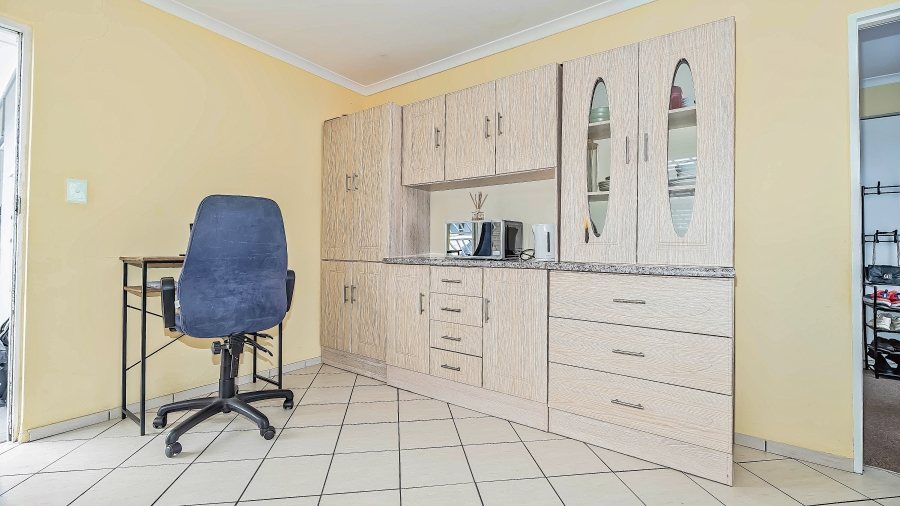 1 Bedroom Property for Sale in Sunset Glen Western Cape